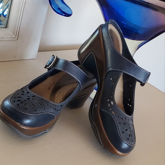 LEATHER WHITE MOUNTAIN CLOGS SZ 5.5 - Picture 11 of 11